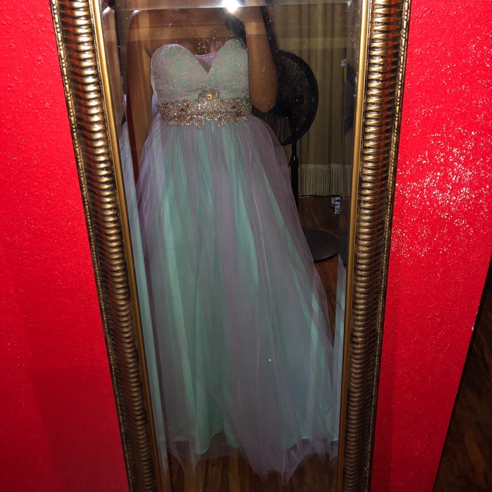 Beautiful prom dress! ✨